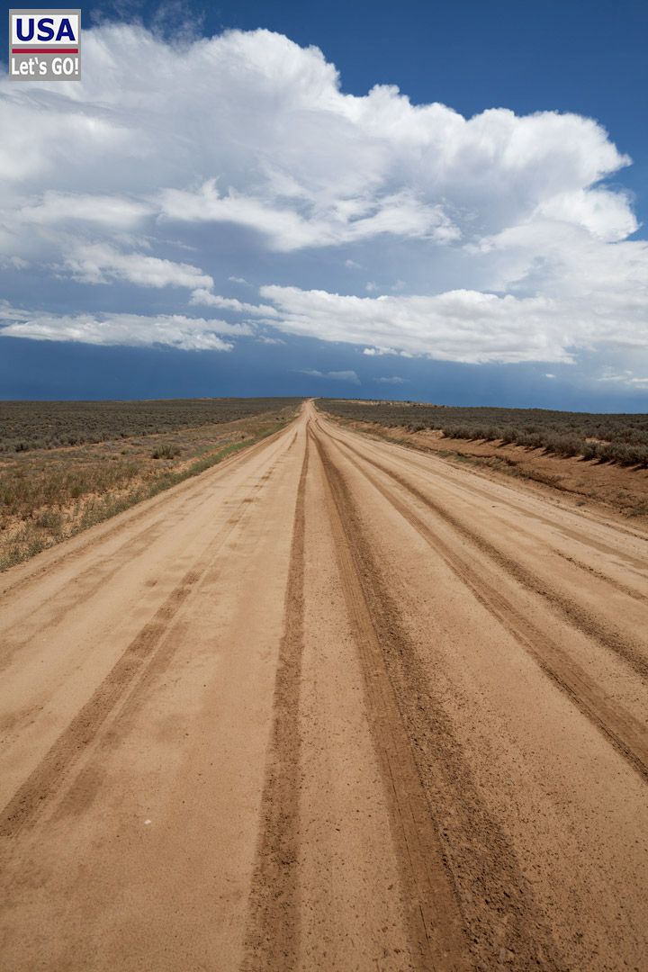 Dirt road to Chaco
