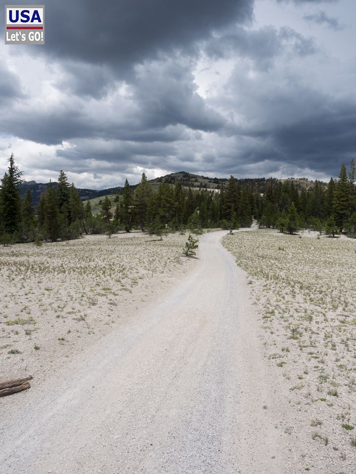 Road to Deadman Pass