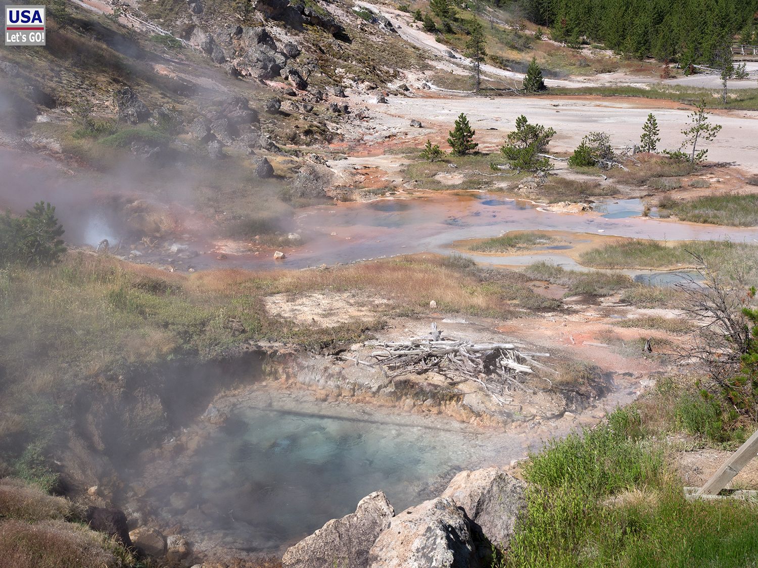 Artists Paintpots Yellowstone
