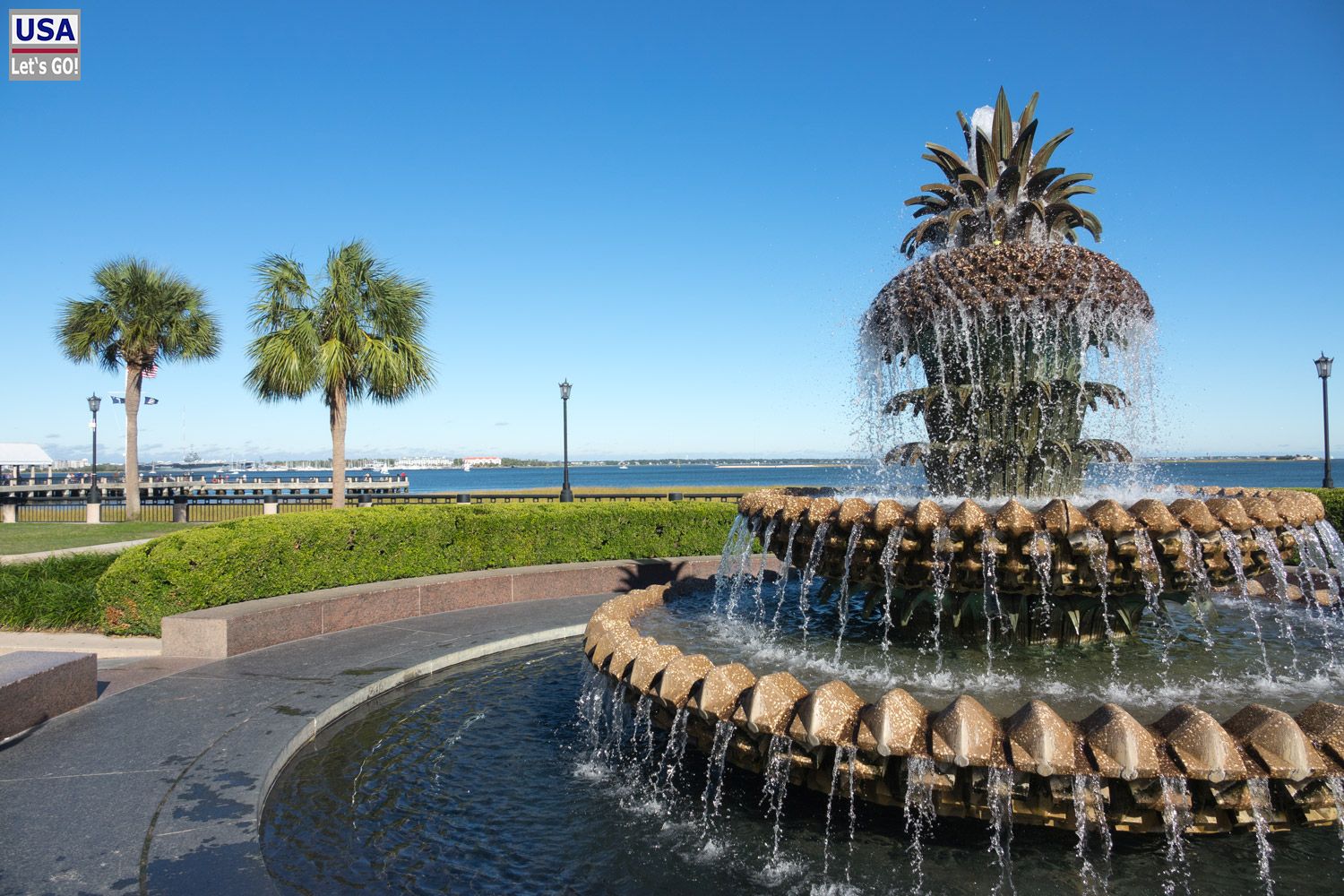 Der Pineapple Fountain im Waterfront Park vor dem Hafen
