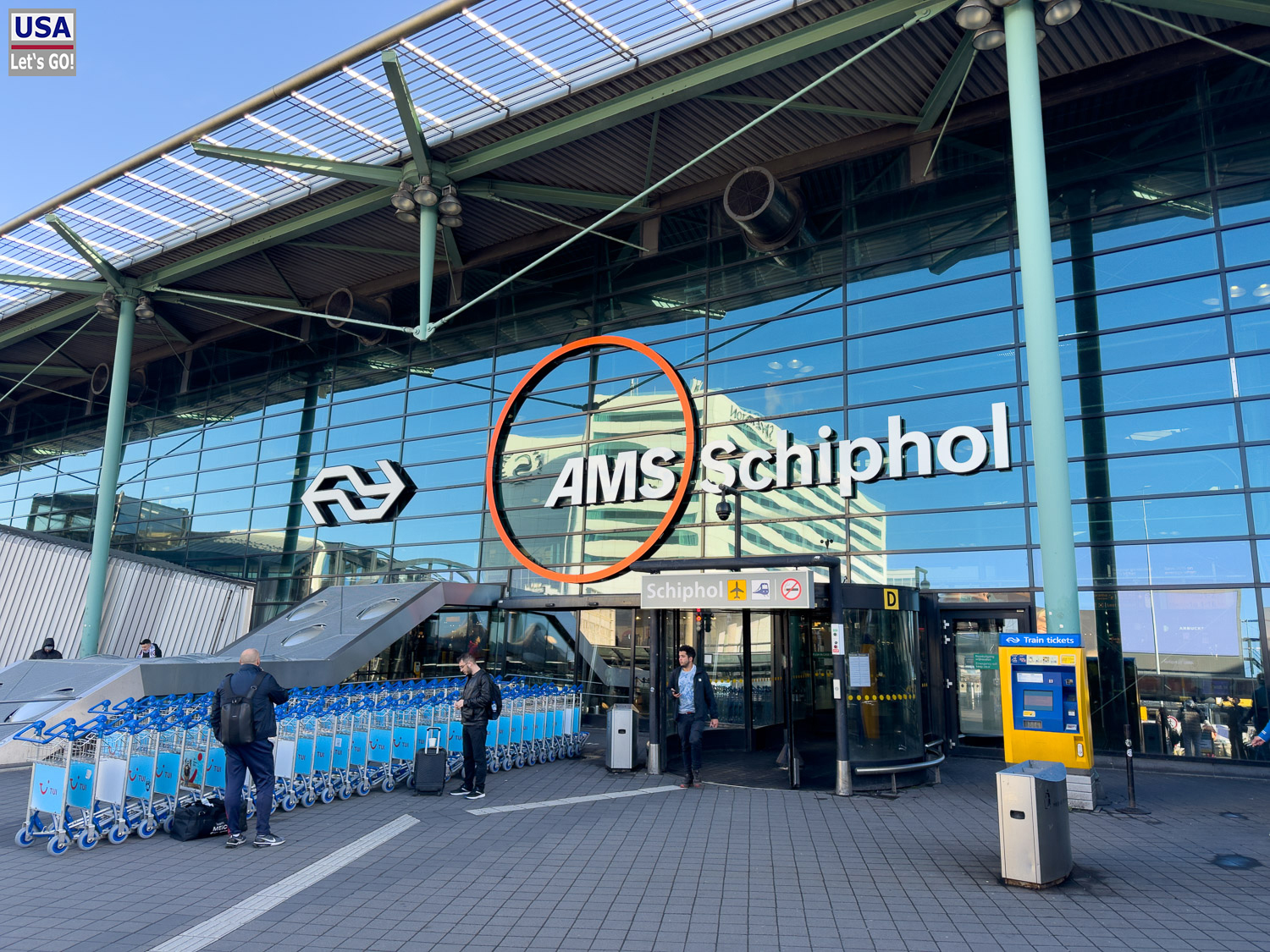 Shuttle zum Terminal am Flughafen Amsterdam-Schiphol