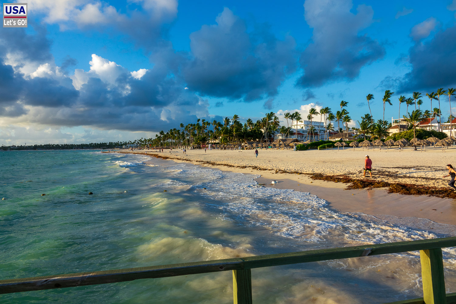 Blick vom Pier auf die K&uuml;ste von Bavaro