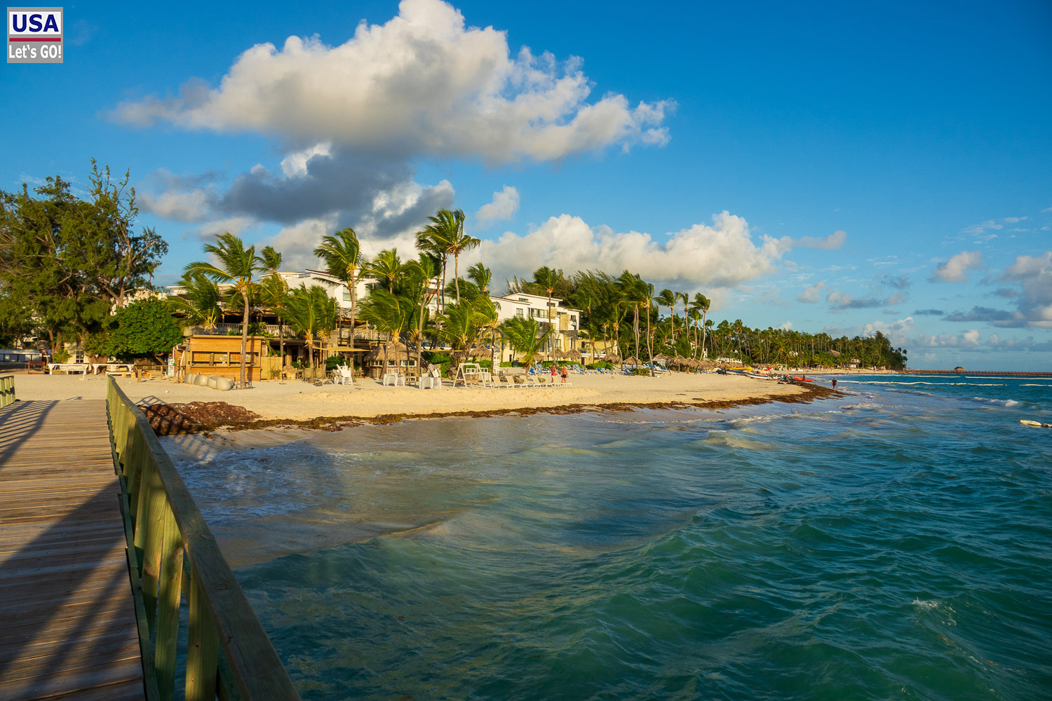 Blick vom Pier auf die K&uuml;ste von Bavaro