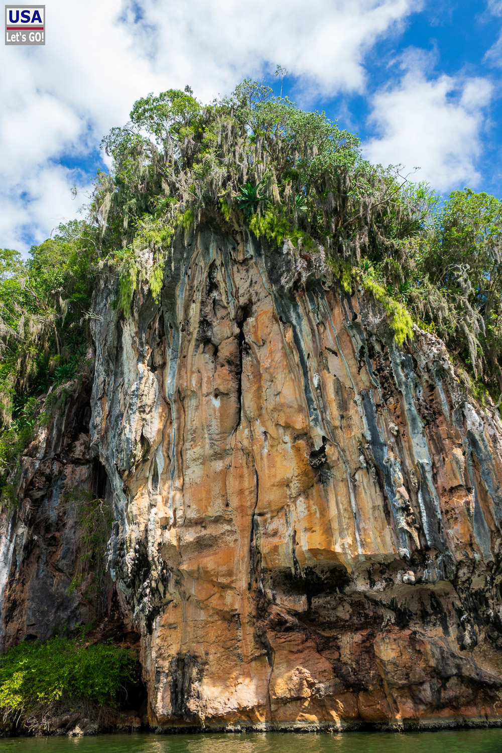 Karstfelsen in der Bah&iacute;a de San Lorenzo, Los Haitises