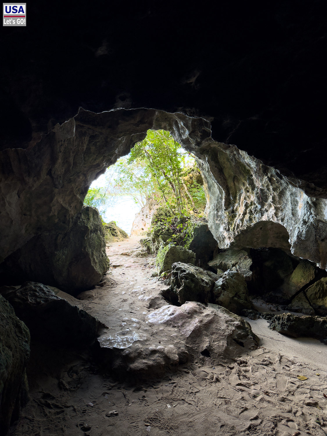 In der Cueva de la L&iacute;nea, Los Haitises