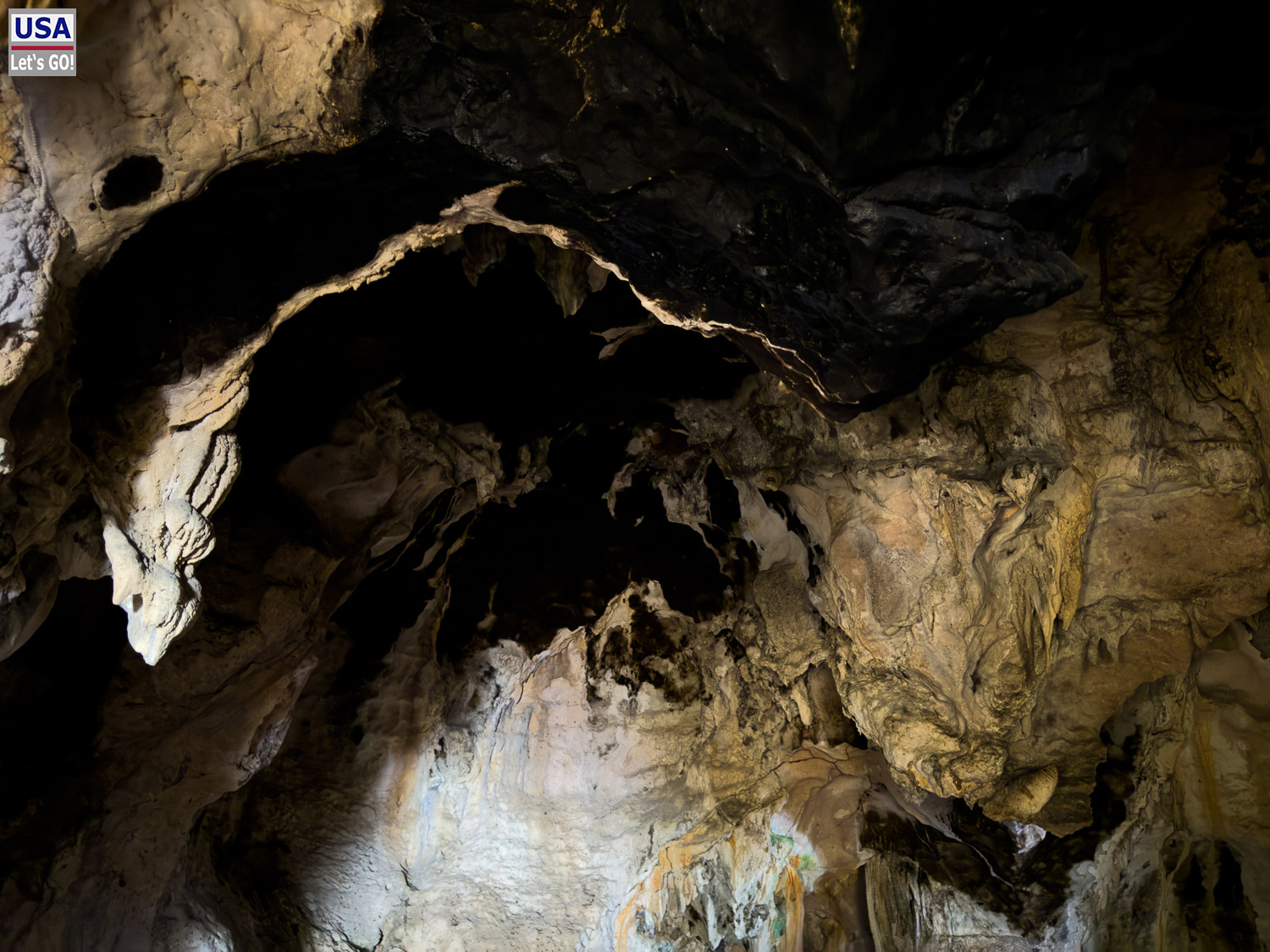 In der Cueva de la L&iacute;nea, Los Haitises
