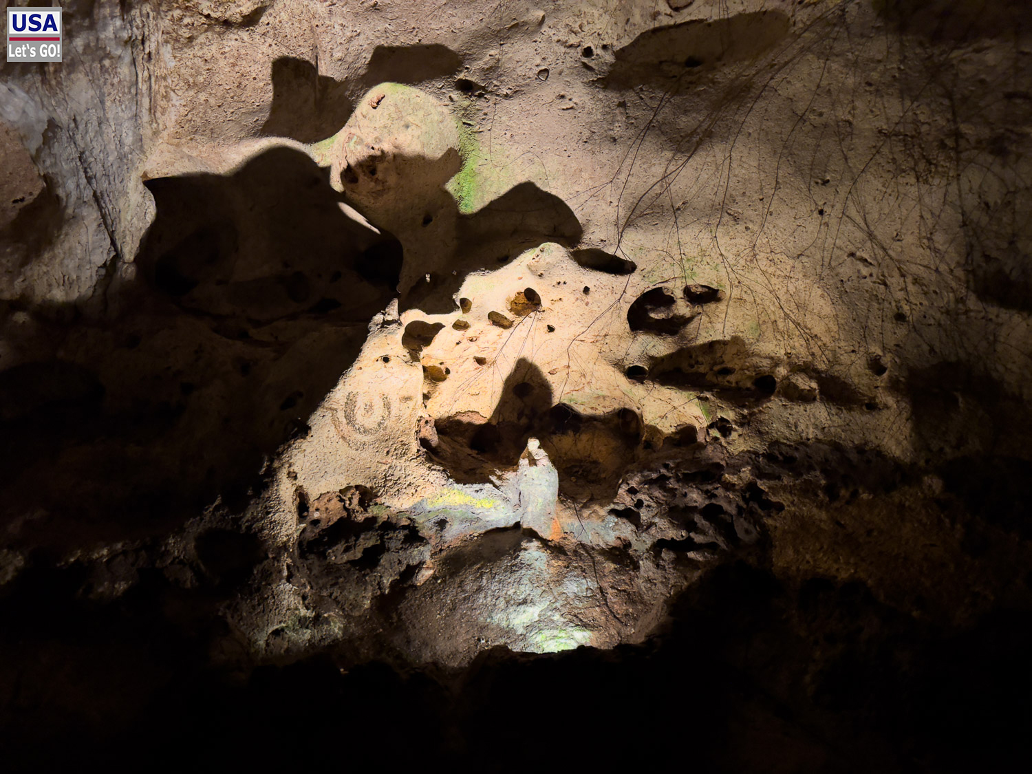 Tropfsteine und Felszeichnungen in der Cueva de las Maravillas