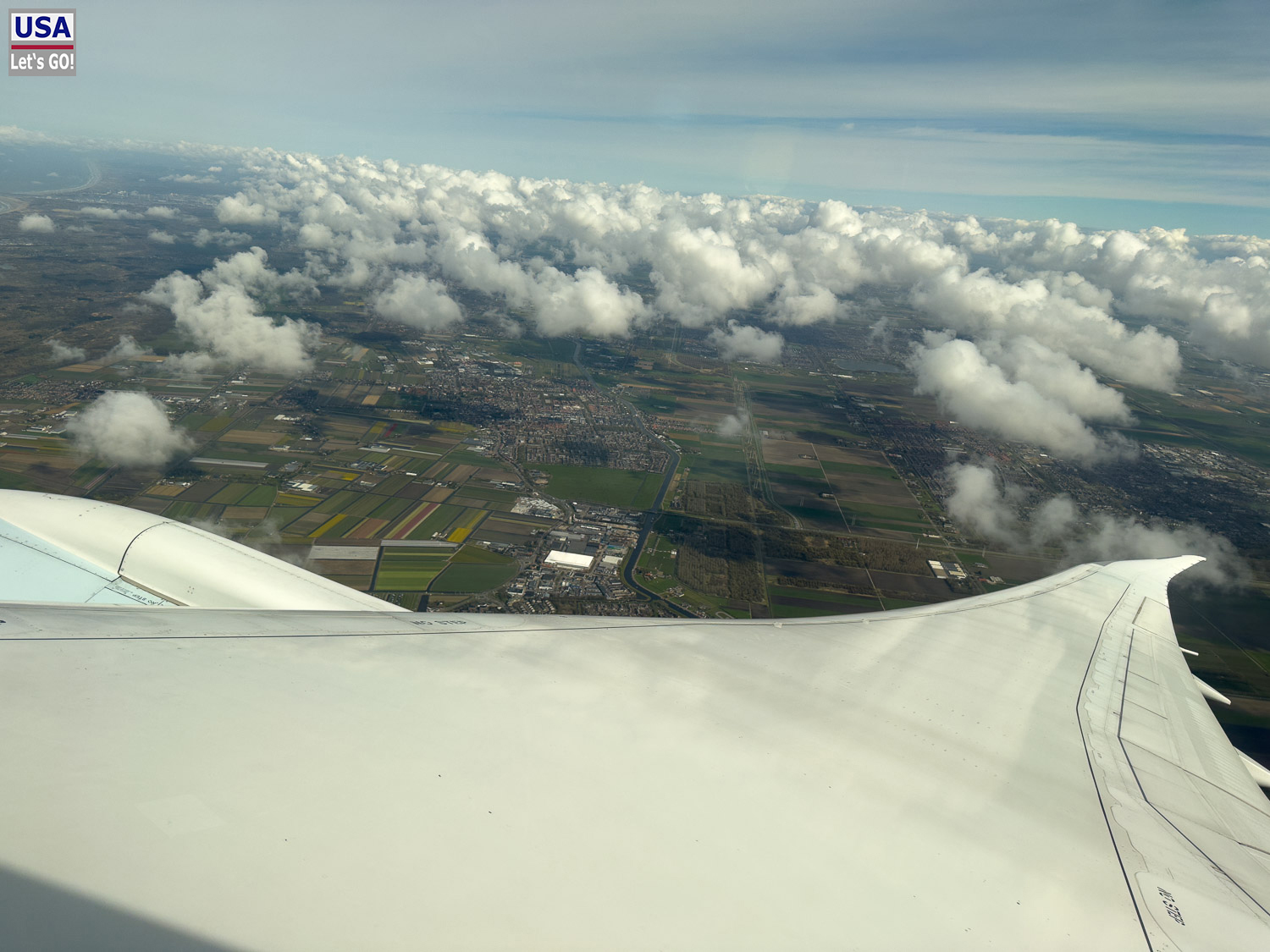 Blick aus dem Flugzeugfenster