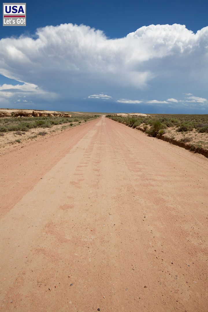 Dirt road to Chaco