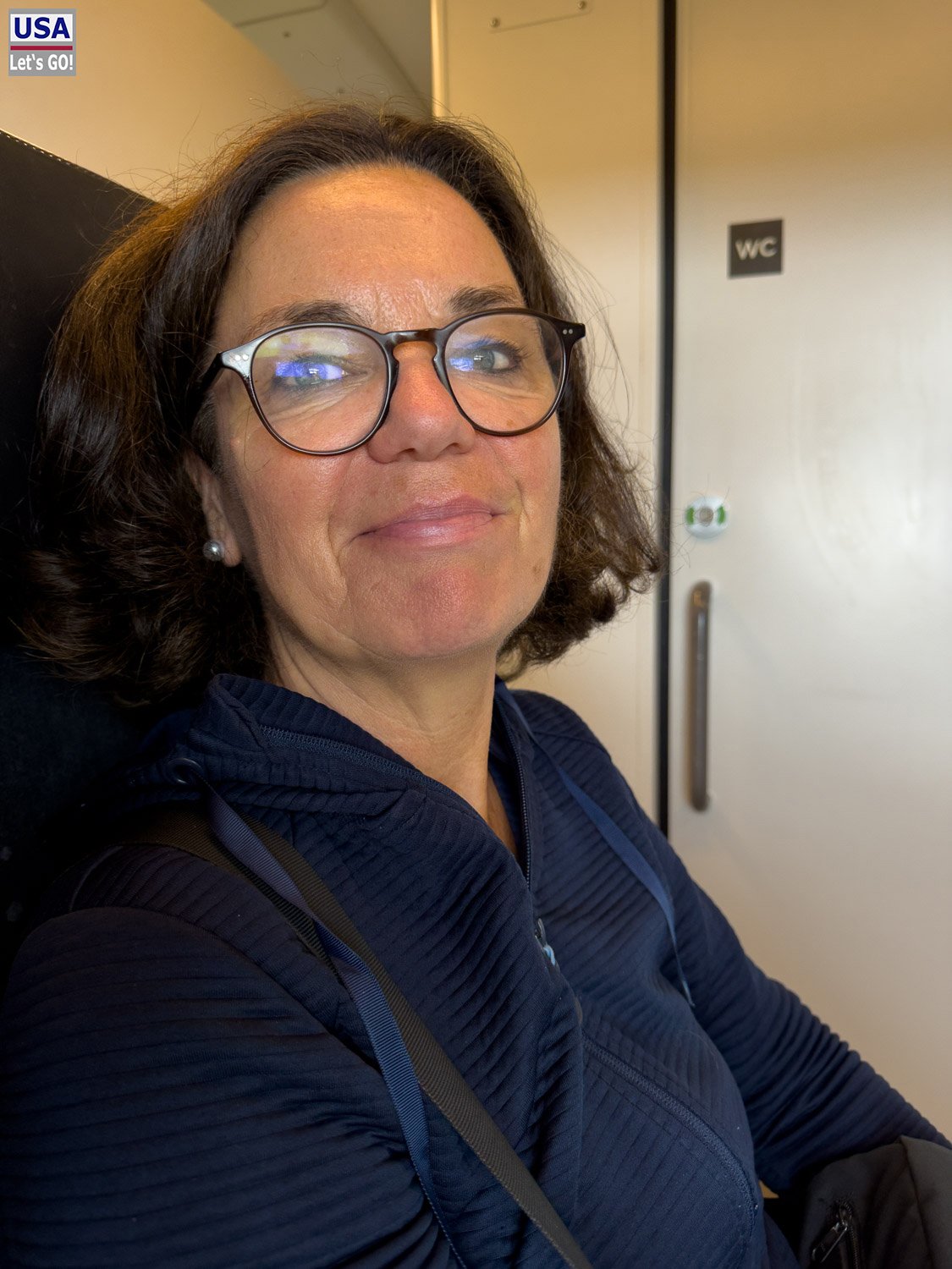 Anja im Regionalexpress RE11 auf dem Weg zum Flughafen Düsseldorf