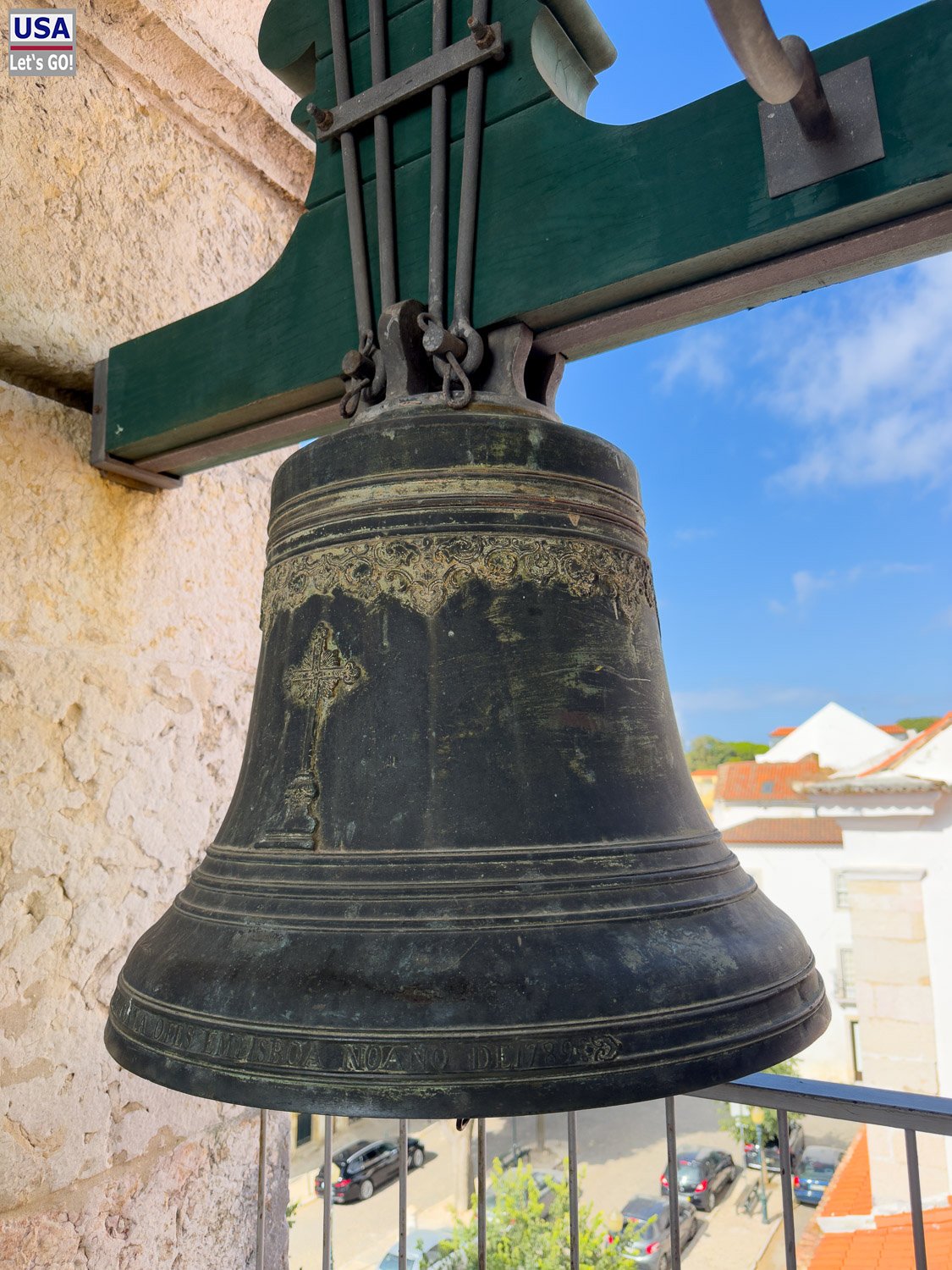 Alte Glocke im Torre da Igreja