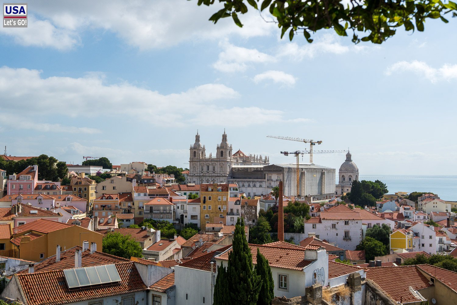 Blick vom Miradouro do Recolhimento über die Alfama