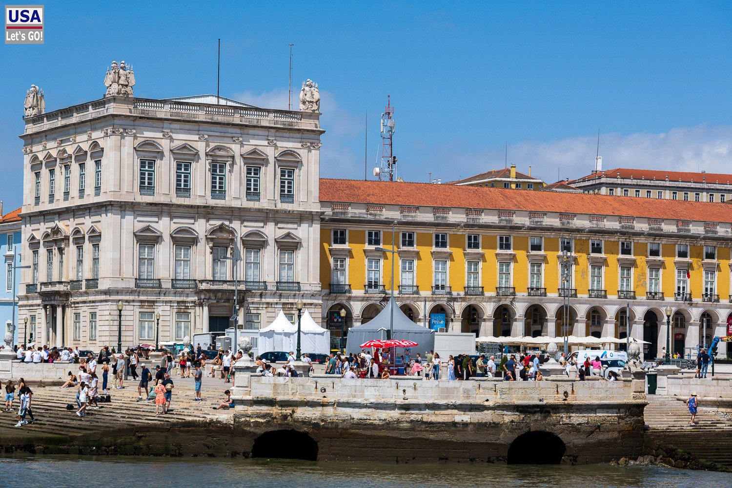 Praça do Comércio vom Ufer des Tejo aus