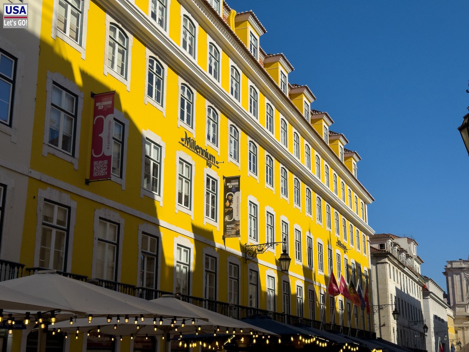 Gelbe Hausfassade an der Rua Augusta