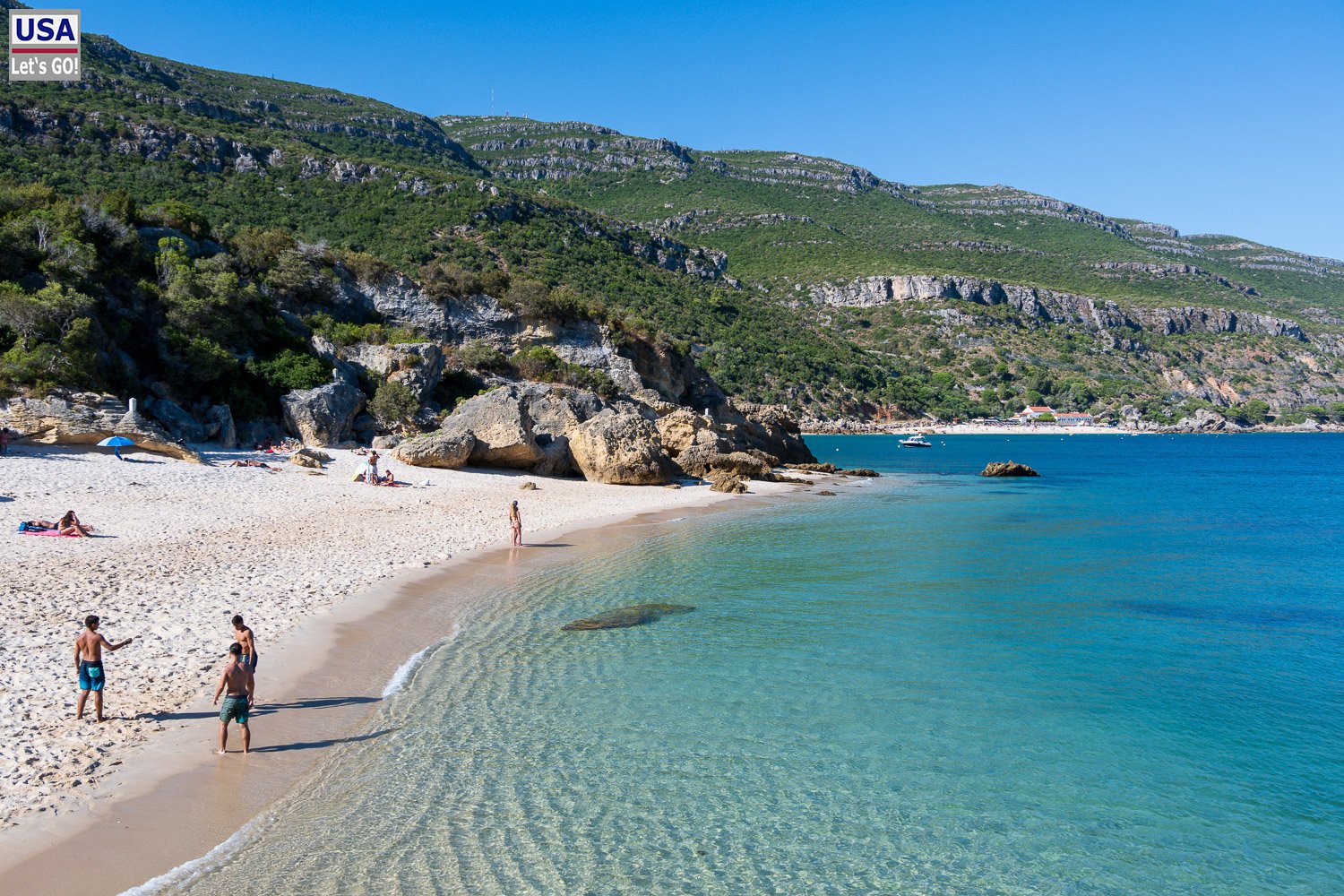 Türkisfarbenes Wasser an der Praia de Galapinhos