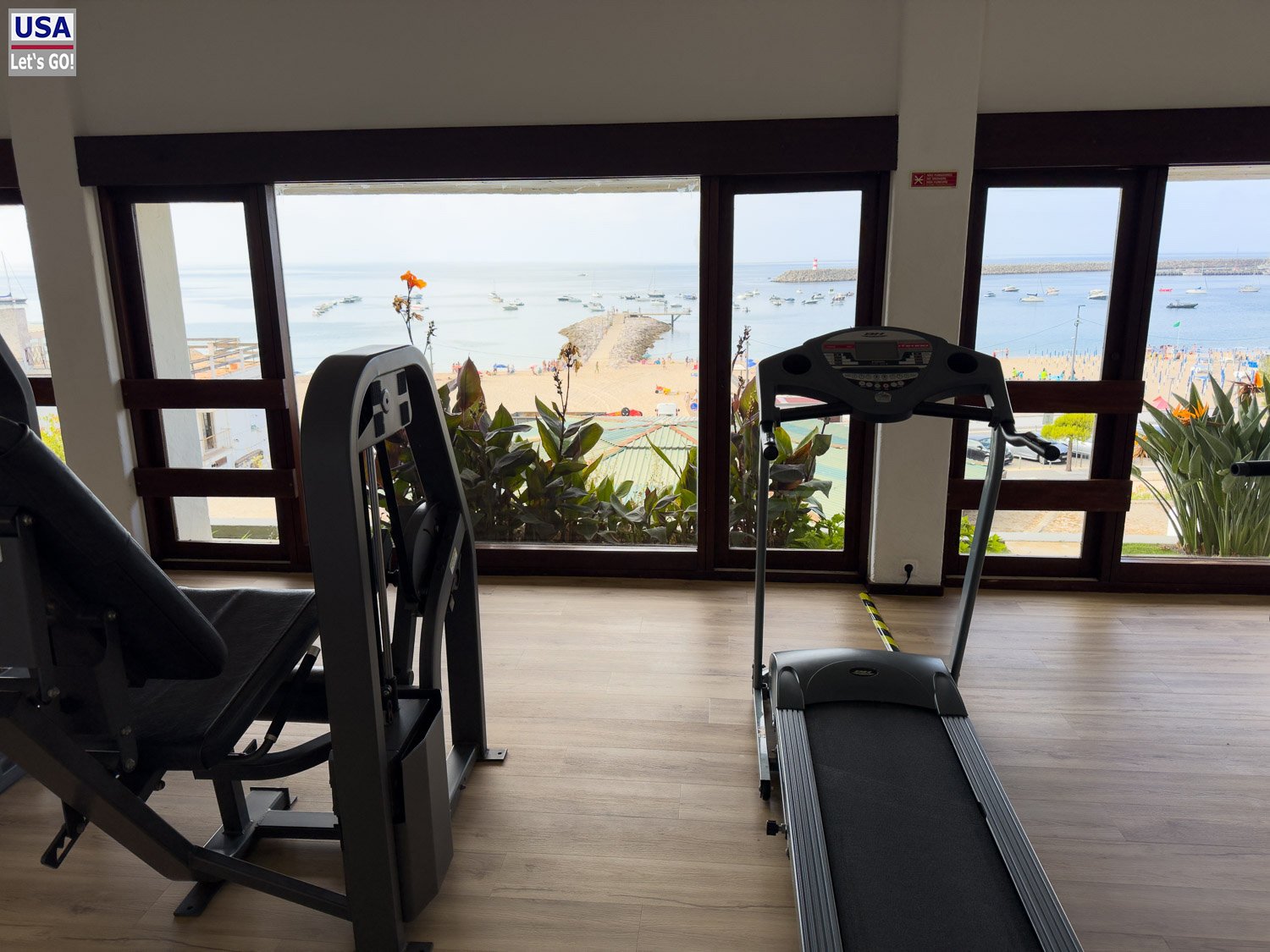 Fitnessraum des Hotel do Mar mit Meerblick