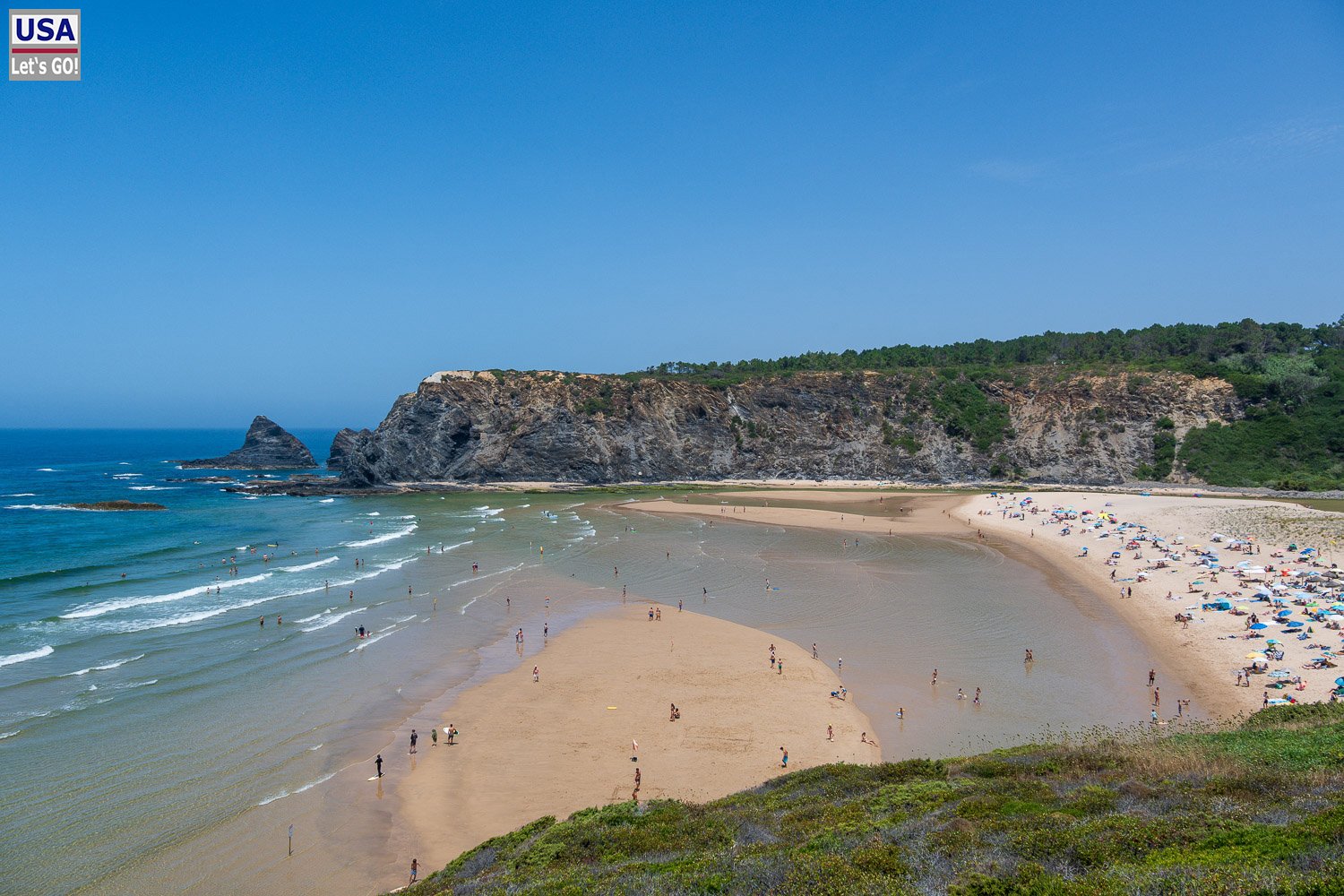 Praia de Odeceixe, wo der Rio de Seixe in den Atlantik fließt