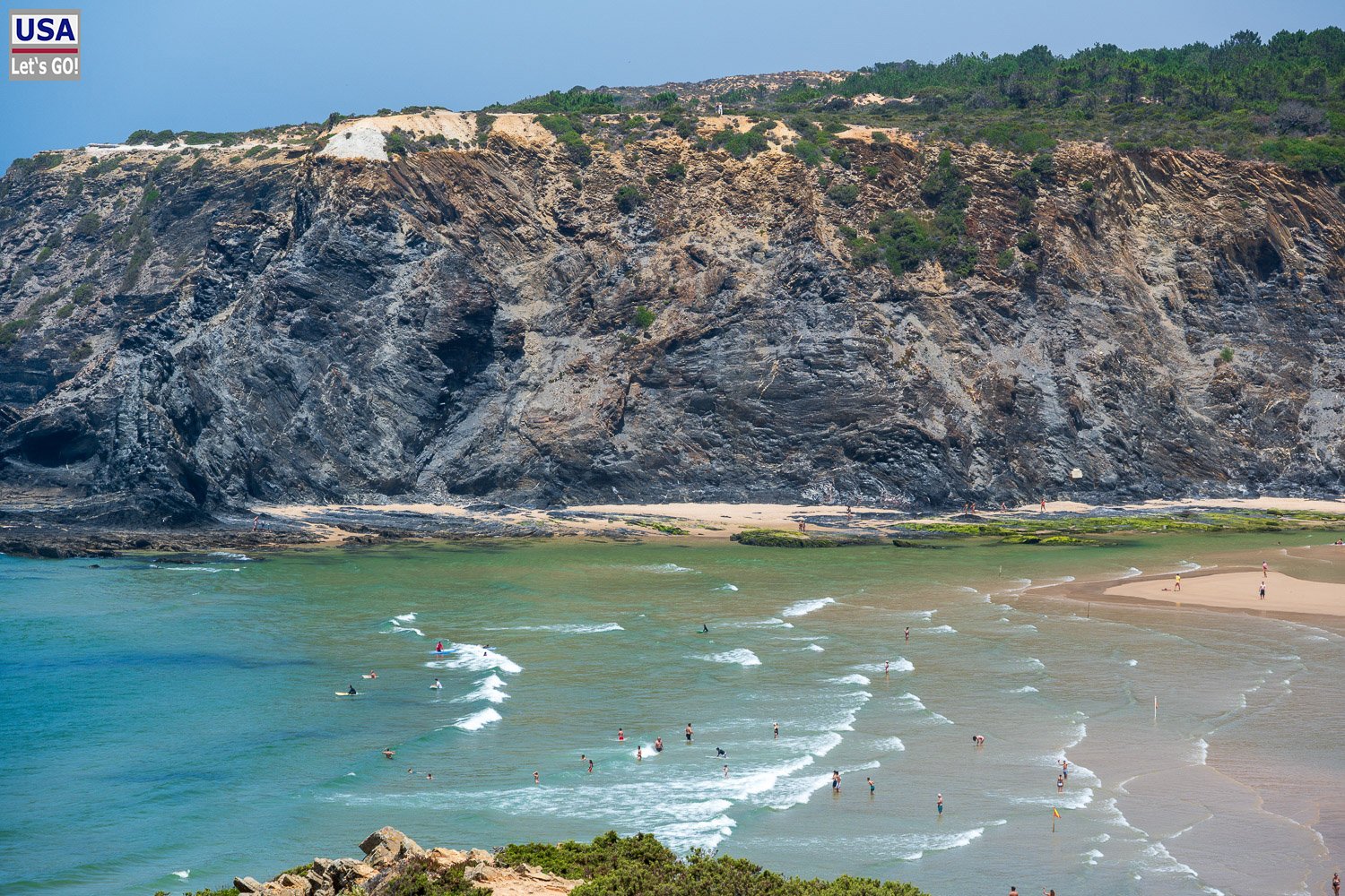 Steilküste und Brandung an der Praia de Odeceixe