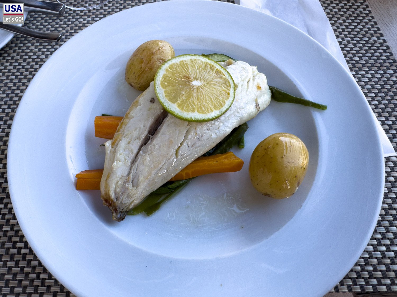 Fischfilet mit Kartoffeln im Restaurant der Quinta dos Poetas