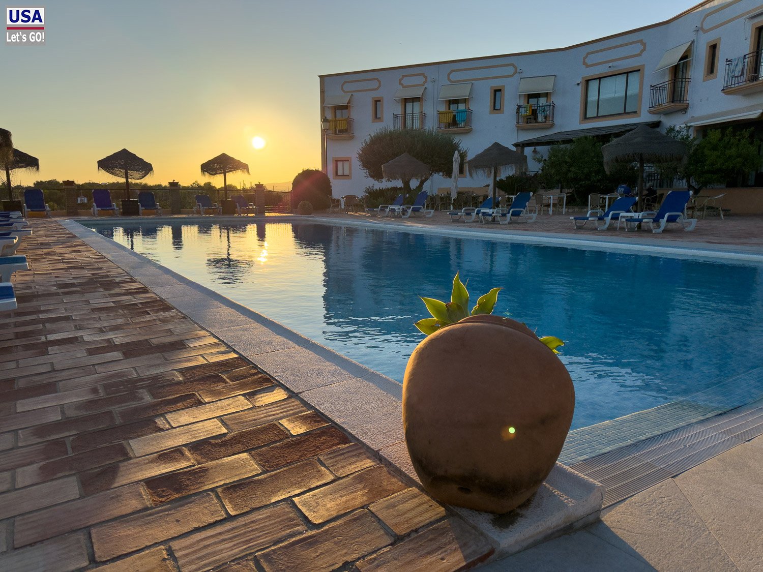 Sonnenuntergang am Pool der Quinta dos Poetas