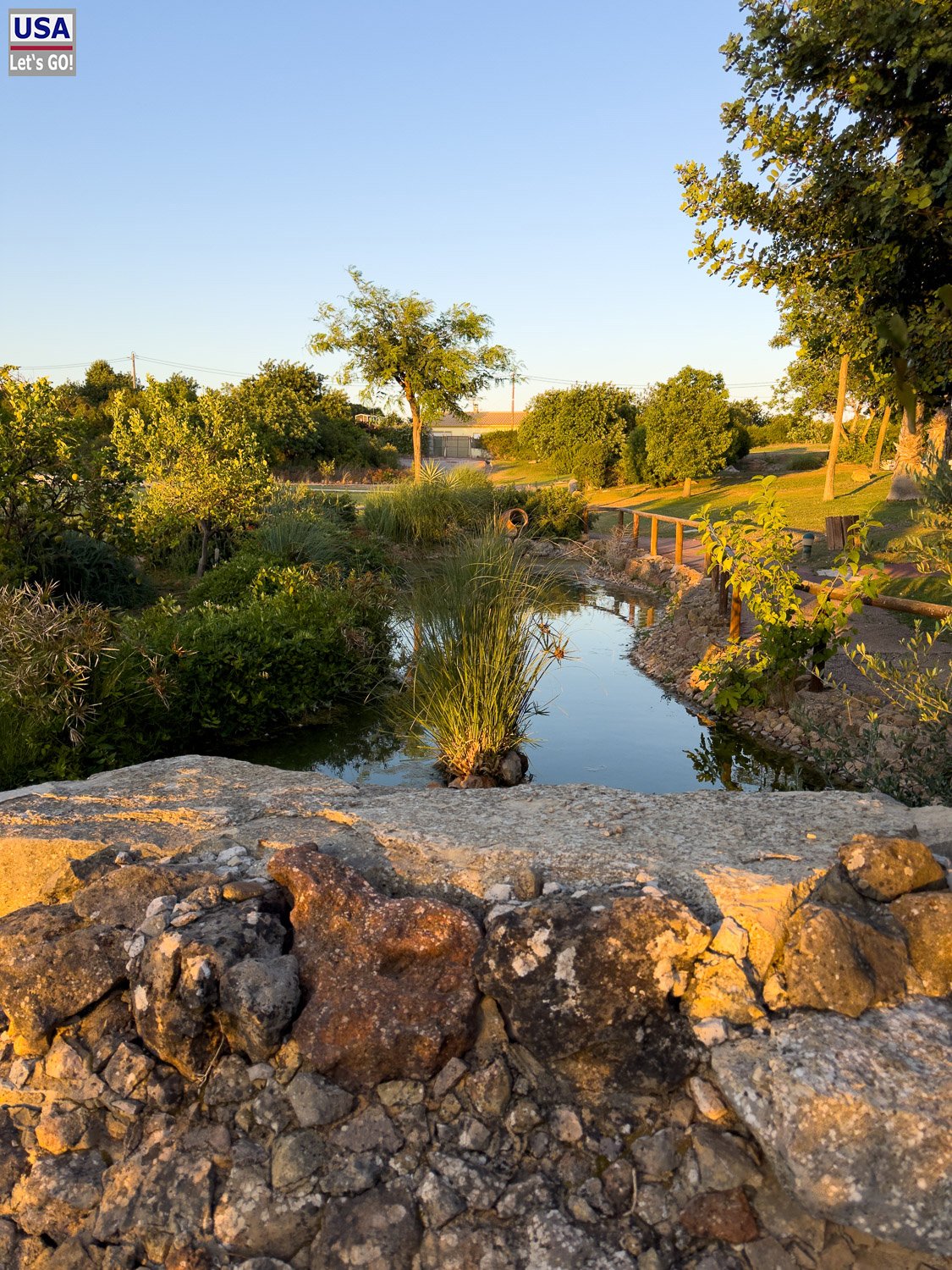Bachlauf im Garten der Quinta dos Poetas