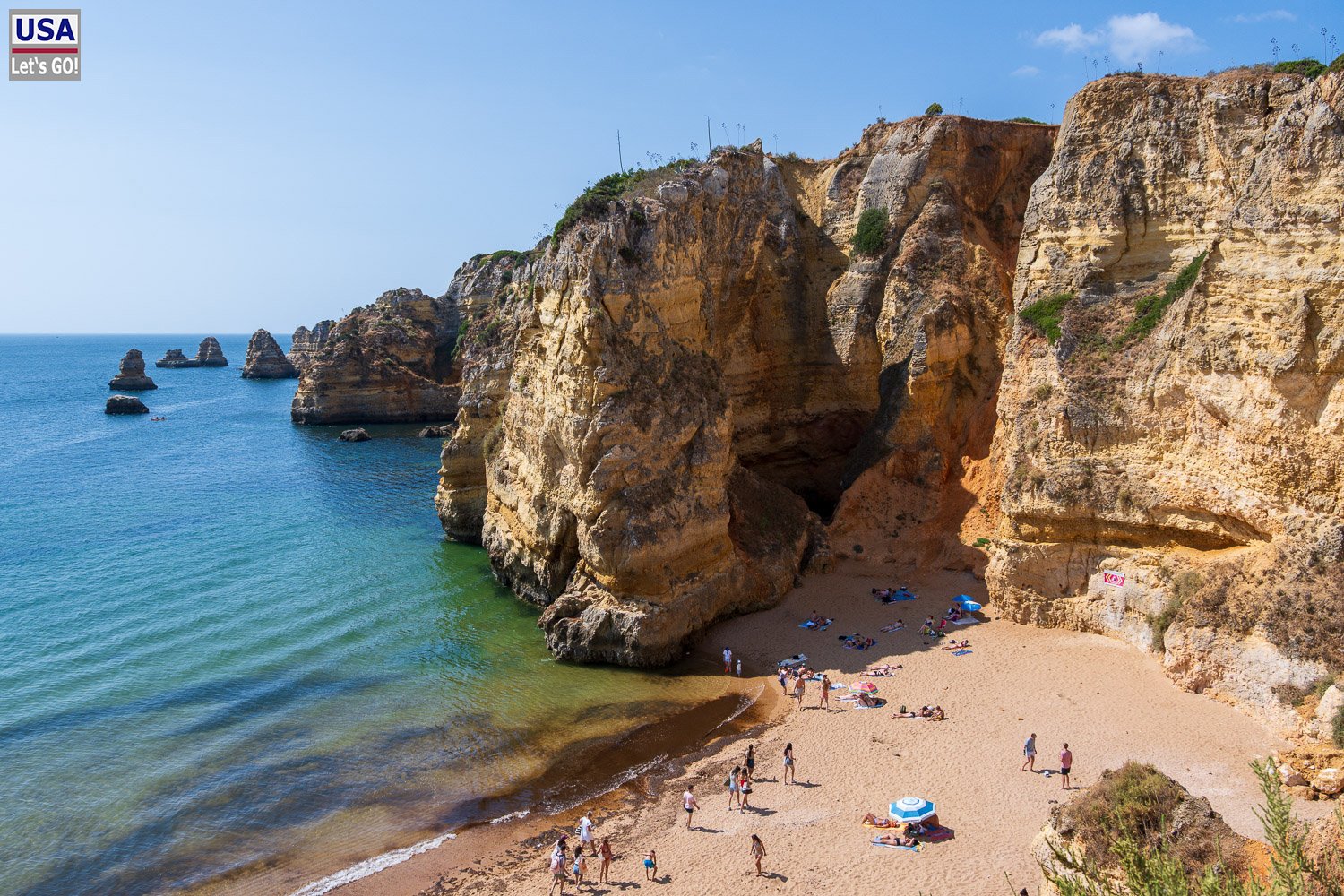 Kalksteinklippen der Praia de Dona Ana