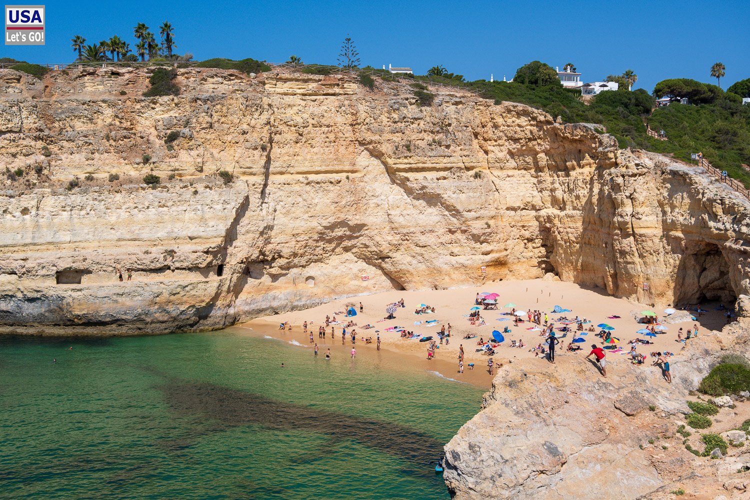 Bucht der Praia do Carvalho von oben