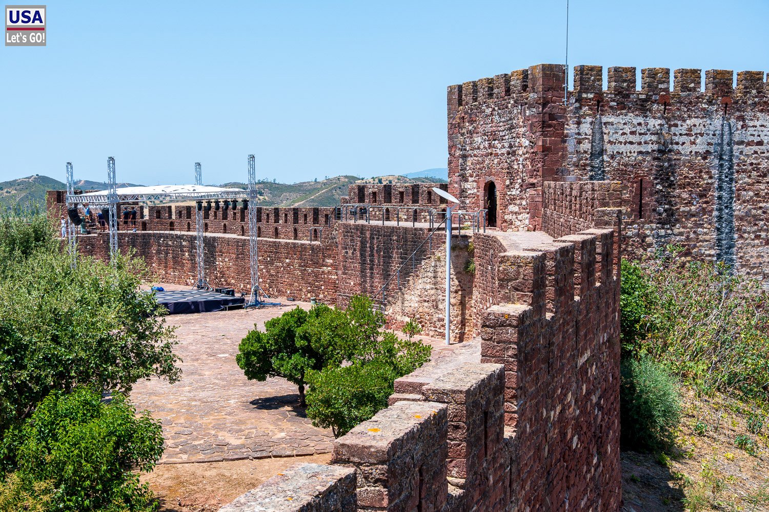 Burgmauer und Turm des Castelo de Silves