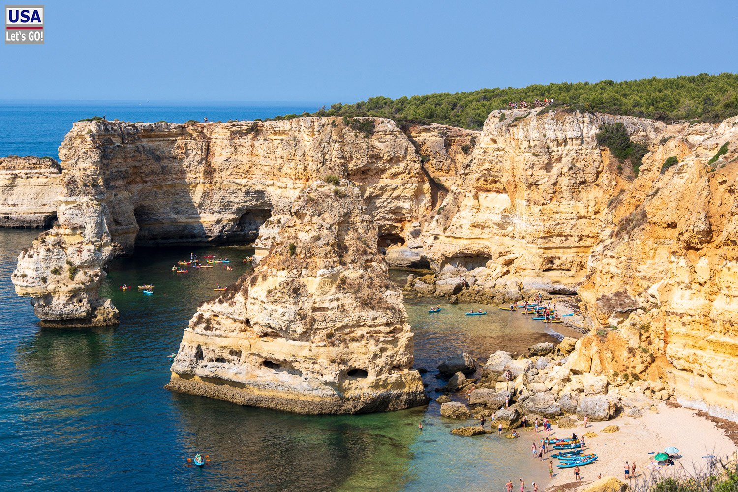 Praia da Marinha vom nächsten Aussichtspunkt