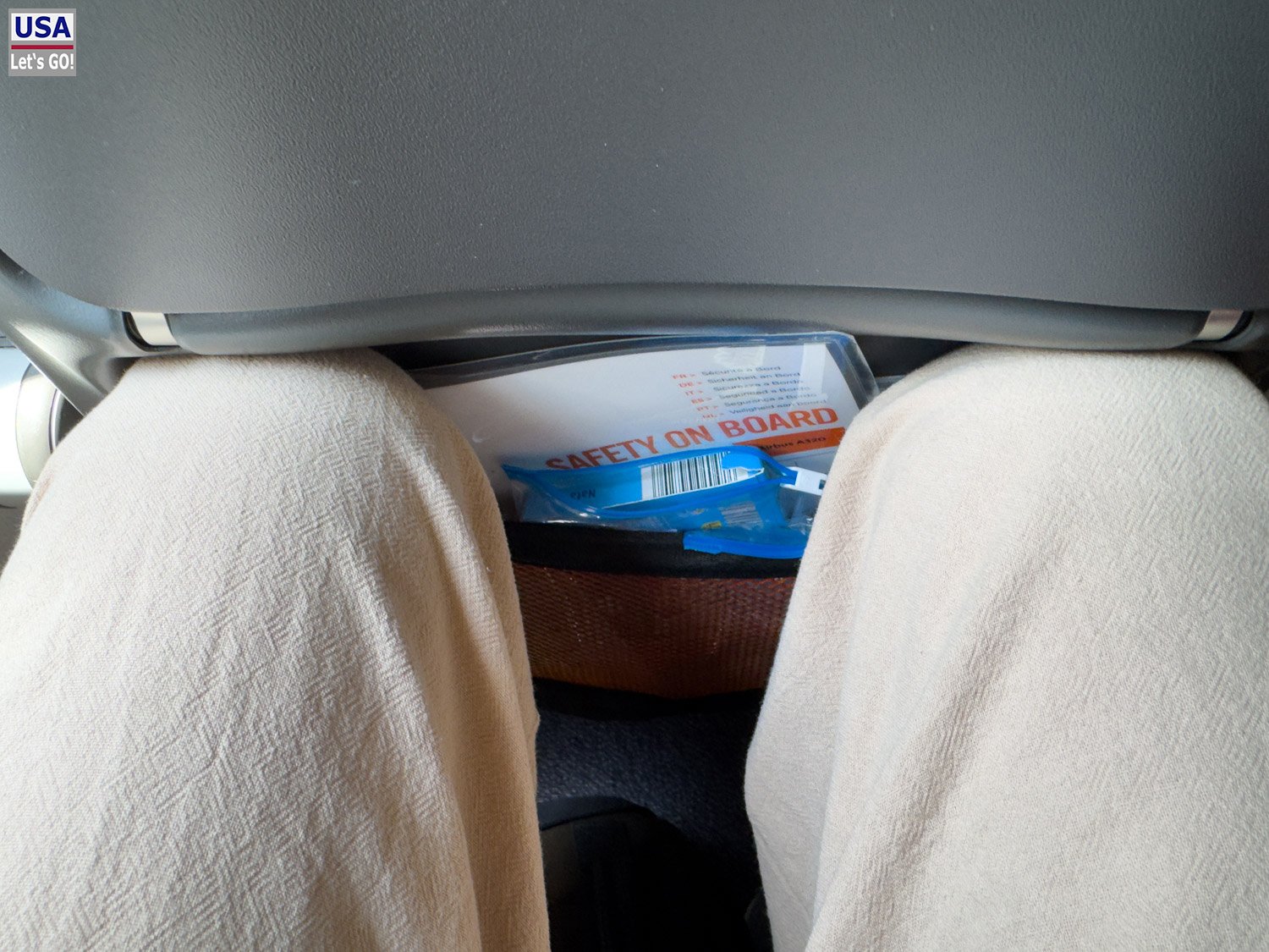 Enger Sitzabstand im Flugzeug