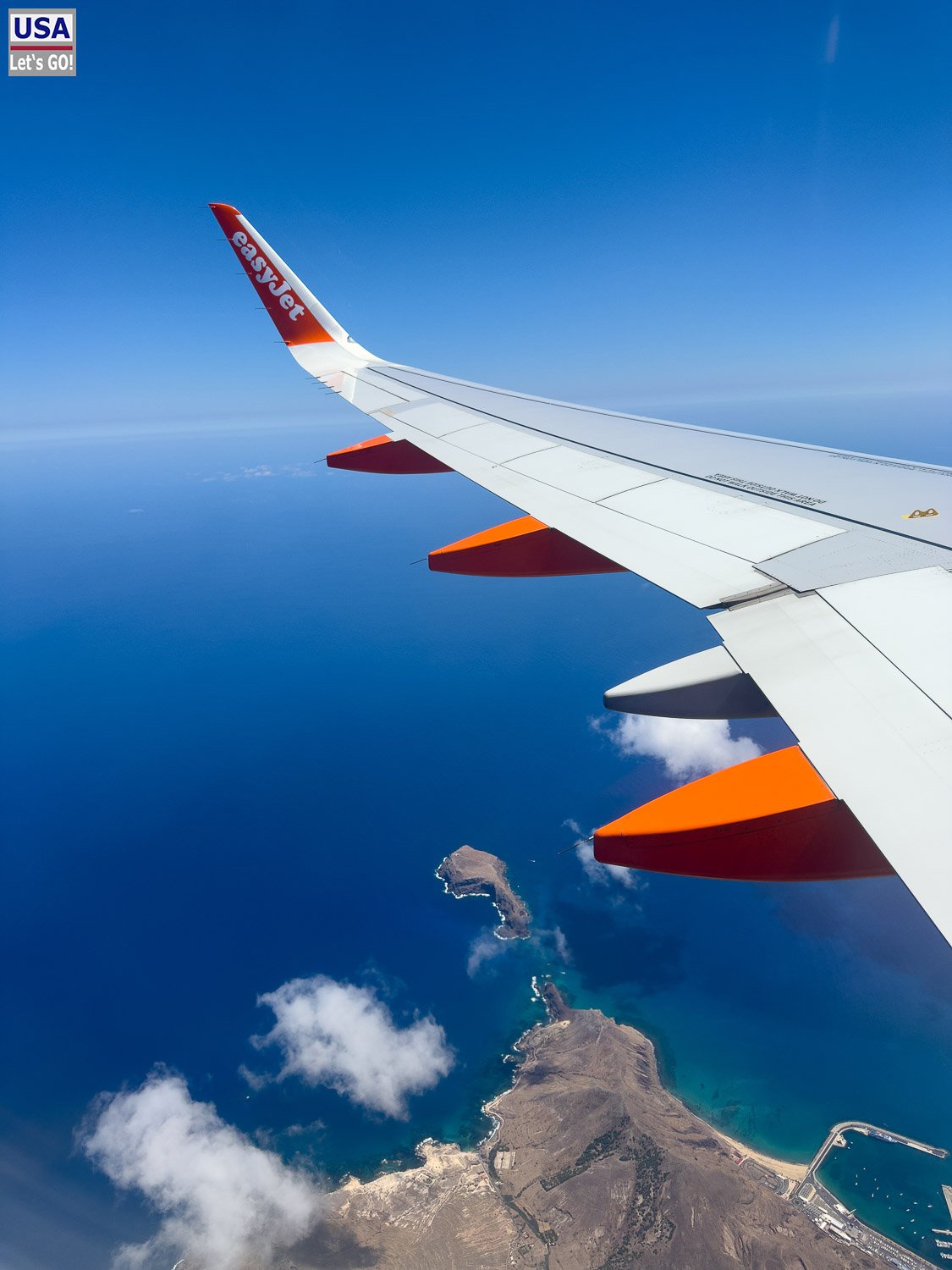 Inseln vor Madeira aus dem Flugzeugfenster