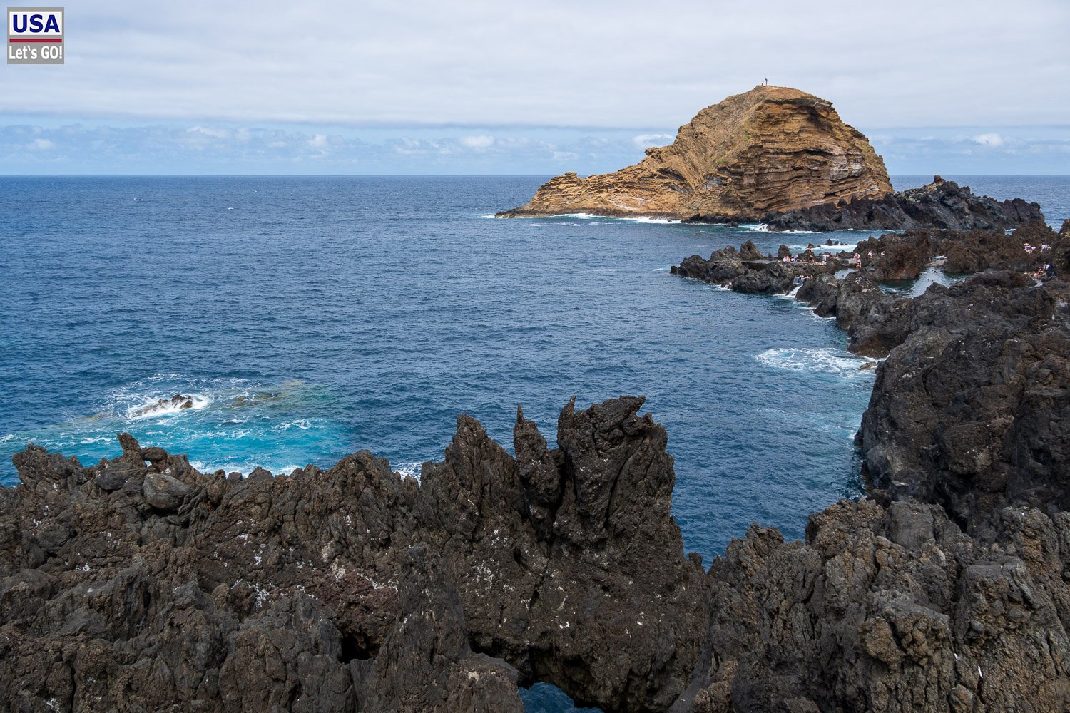 Lavafelsen und Ilhéu Mole