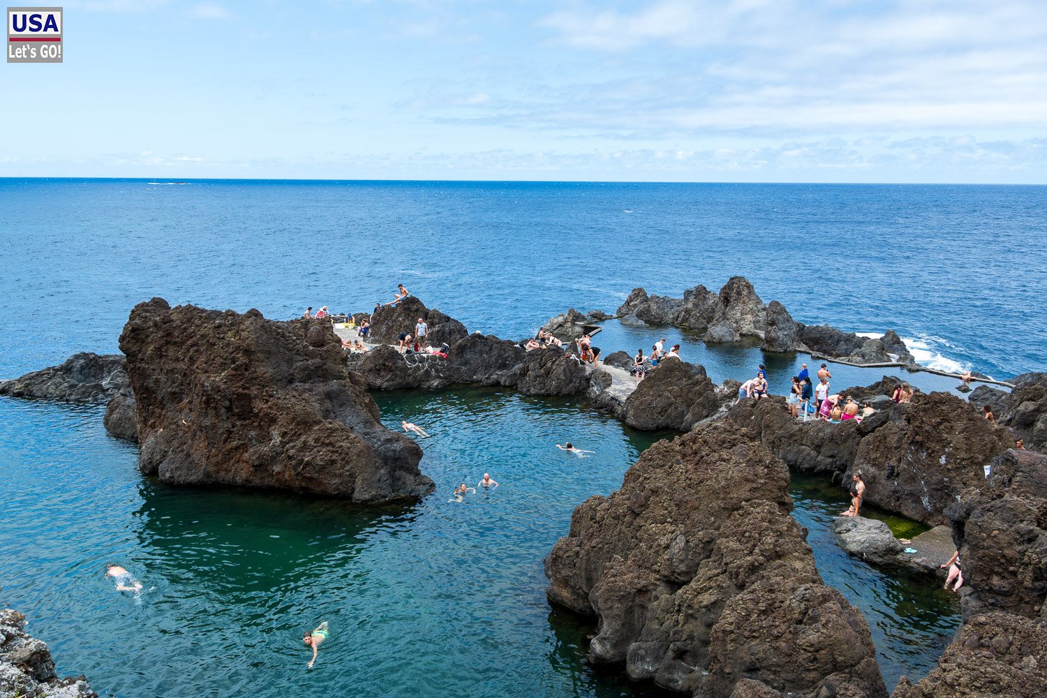 Kostenlose Naturpools zwischen Lavafelsen