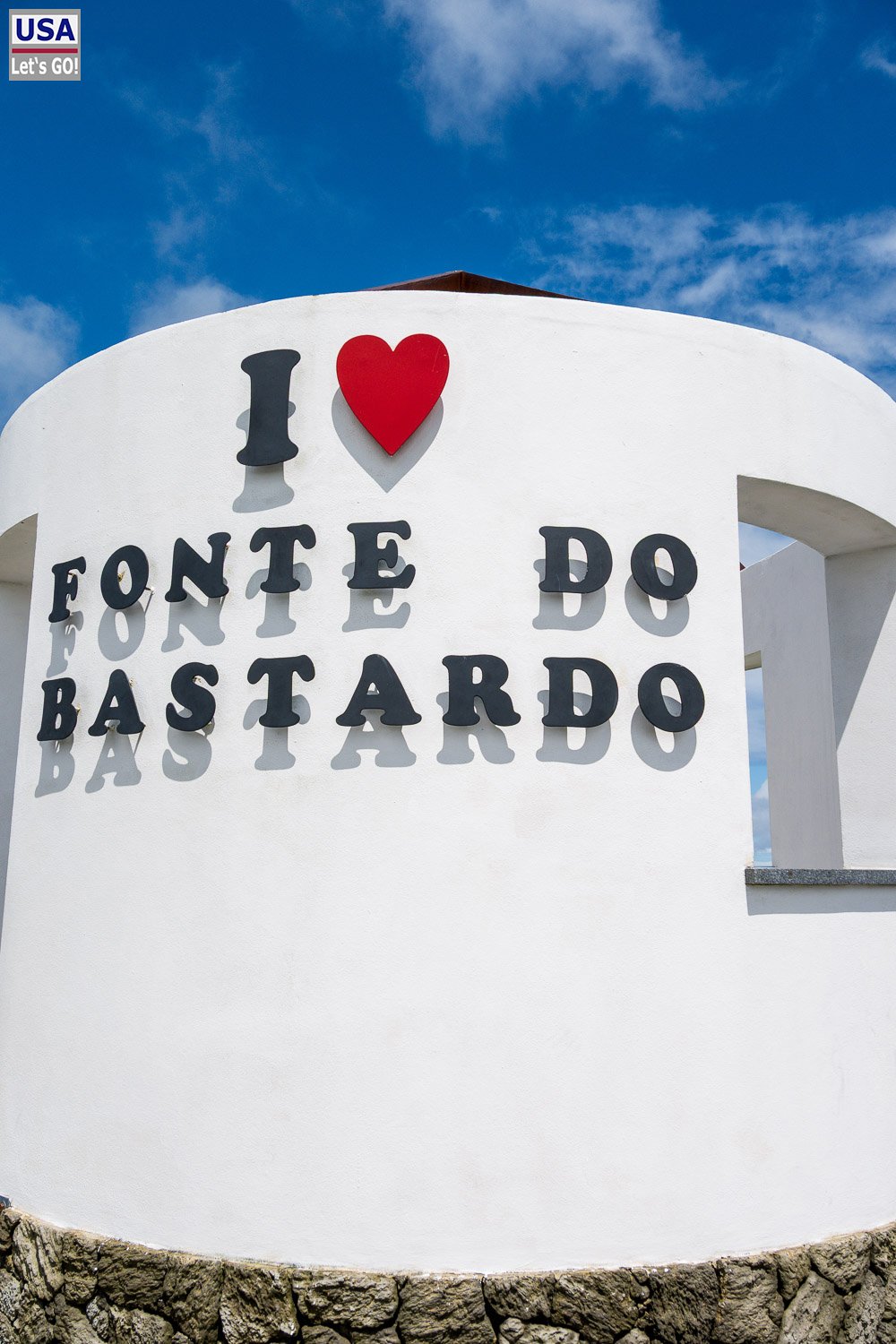 Schild I love Fonte do Bastardo am Aussichtspunkt