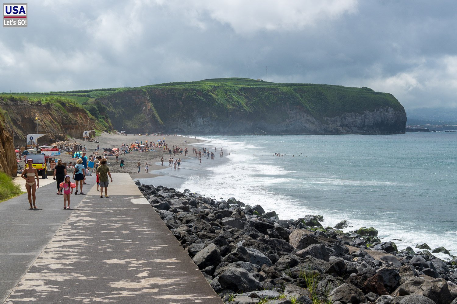 Promenade am Areal de Santa Bárbara bei Ribeira Grande