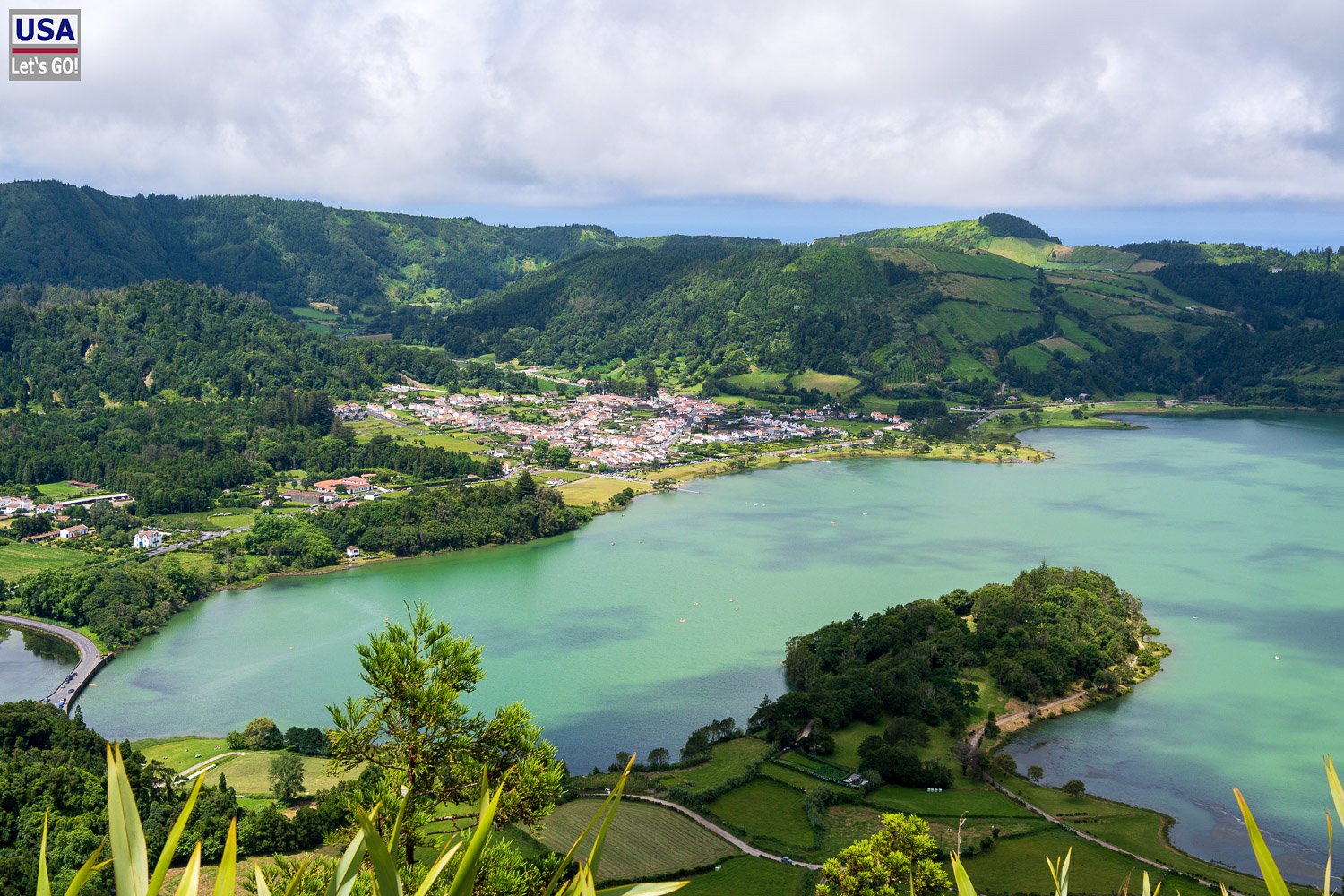 Lagoa Azul vom Miradouro do Rei