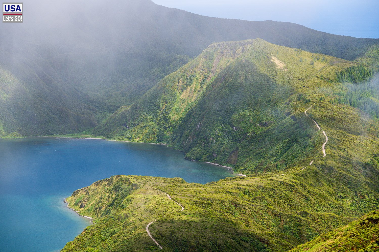 Kraterwand und See am Lagoa do Fogo