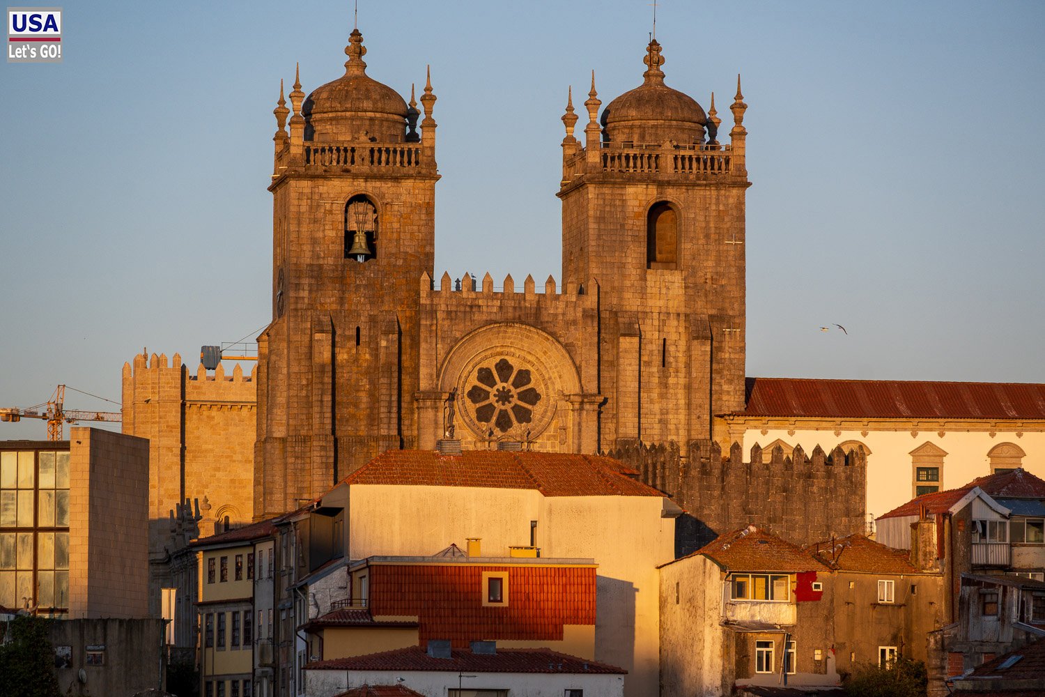 Kathedrale Sé von Porto im Abendlicht