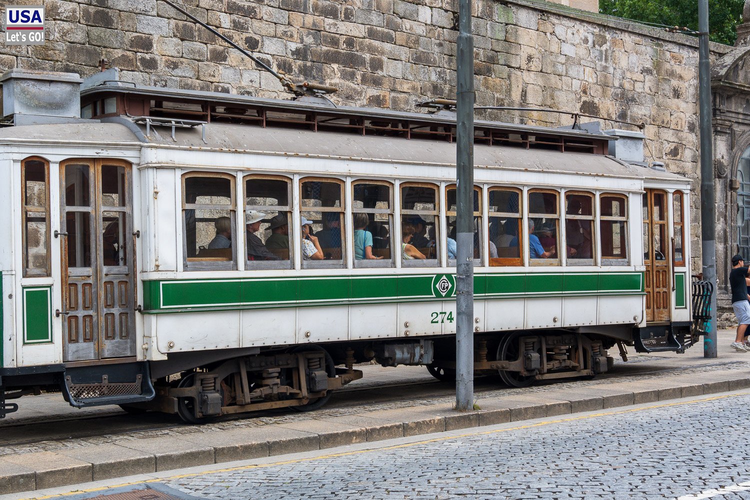 Historische Straßenbahn in Porto