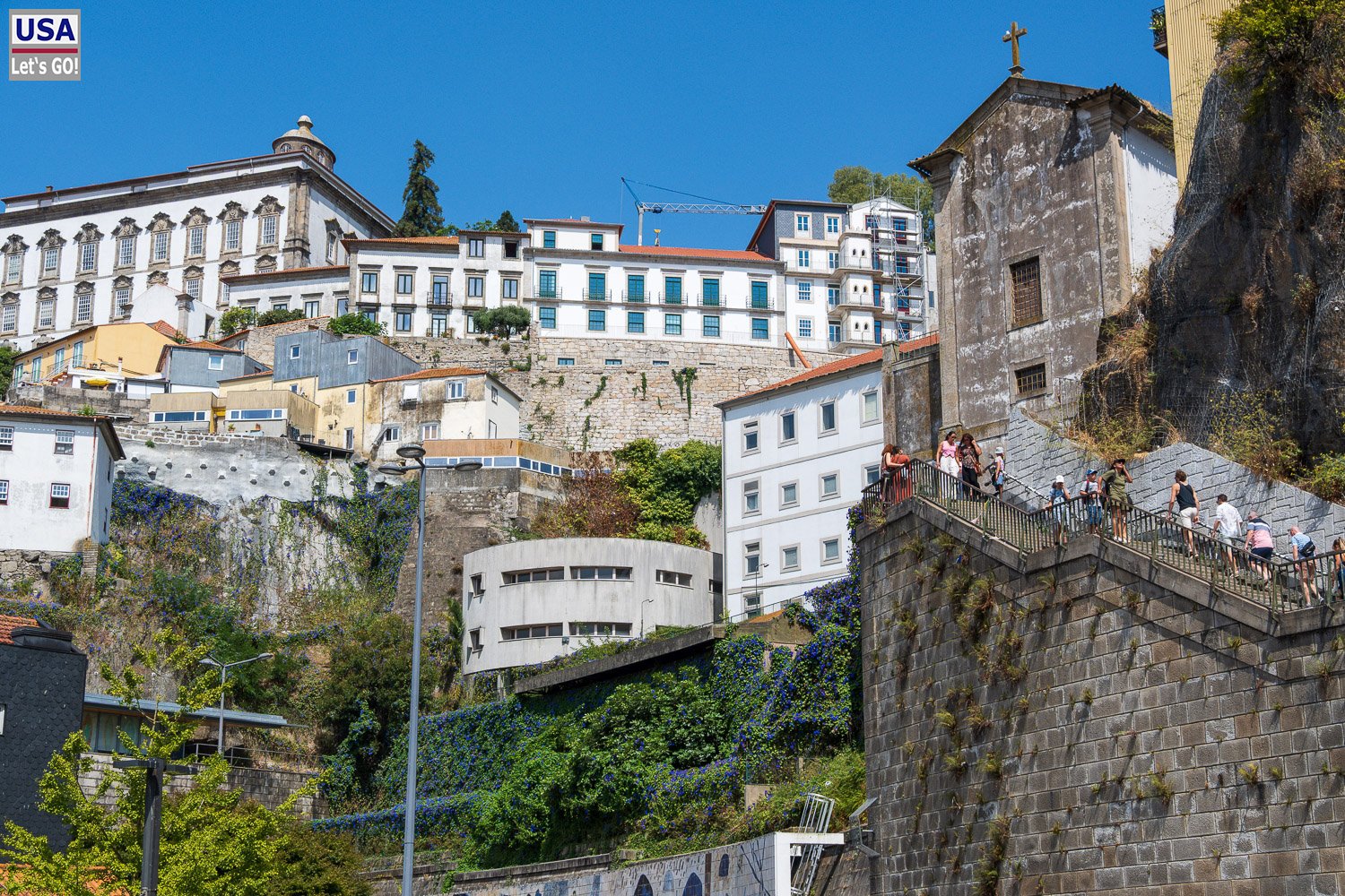 Häuser am Hang über dem Douro