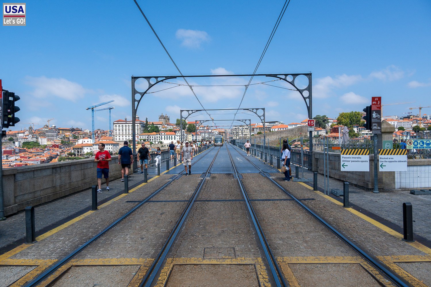 Obere Etage der Ponte Luís I. mit Metrogleisen