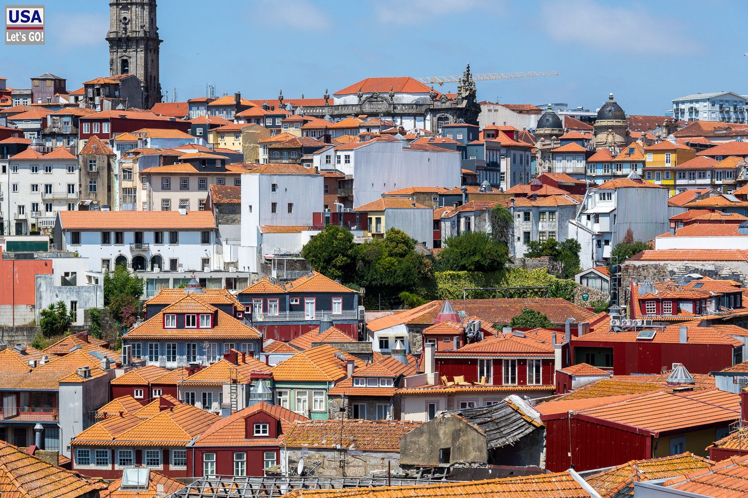 Blick vom Miradouro an der Kathedrale über Porto
