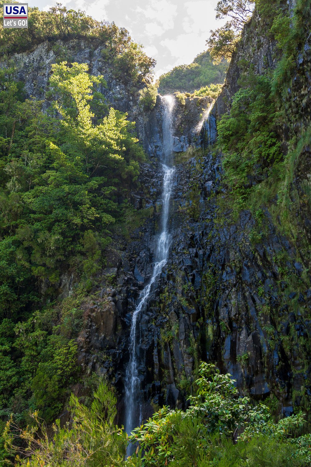 Wasserfall Risco stürzt in die Schlucht