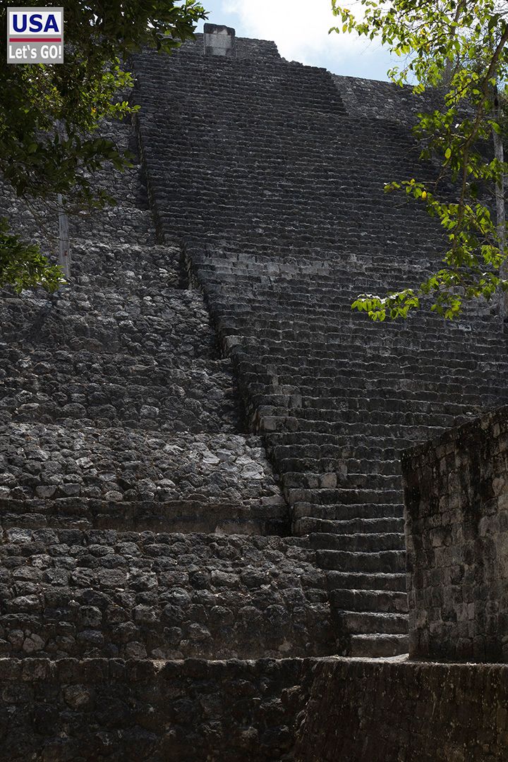 Calakmul Estructura II